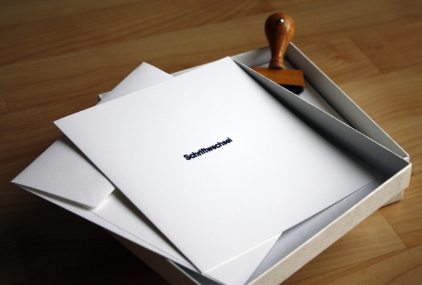 handfest statt digital.